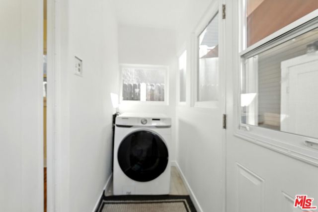 3712 E 10th Street, Long Beach CA: https://media.crmls.org/mediaz/b3d5a036-6e53-4cdf-ba31-b9aa126ec608.jpg