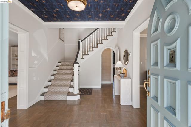 Image 3 of 60 For 906 Paramount Rd