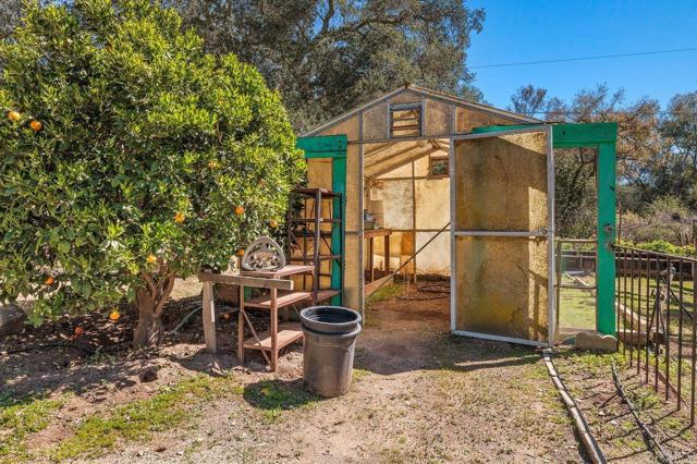 31600 Oak Glen Road, Valley Center CA: https://media.crmls.org/mediaz/b3d6257b-0b5d-4e9f-9477-d9eb6bb673dc.jpg