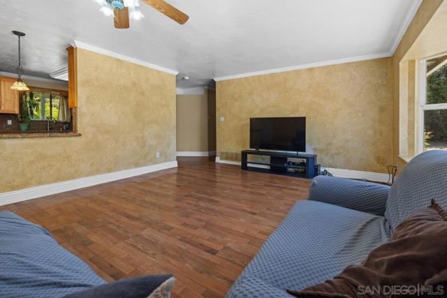 1140 Cloverleaf Dr, El Cajon CA: https://media.crmls.org/mediaz/b3d6c040-b642-4b64-83a5-cb6211d9d39c.jpg