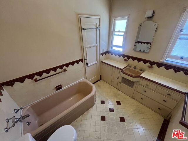 2419 23rd Street photo 4