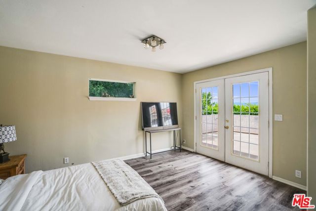 121 Navajo Lane, Topanga CA: https://media.crmls.org/mediaz/b3d780e4-69f3-455c-9396-6f844e384045.jpg