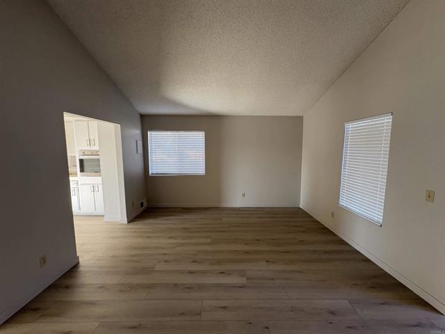 Detail Gallery Image 6 of 16 For 31320 Club Vista Ln, Bonsall,  CA 92003 - 2 Beds | 2/1 Baths