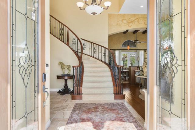15718 Creek Hills Road, El Cajon CA: https://media.crmls.org/mediaz/b3d798a7-0eb2-4a0c-a0ae-28c01dca5ca3.jpg