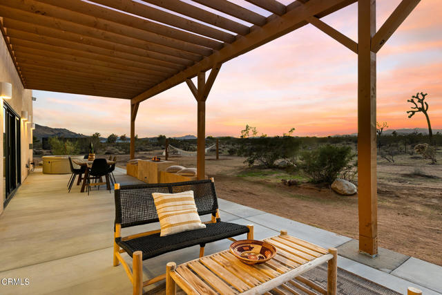 60679 Trentwood Drive, Joshua Tree CA: https://media.crmls.org/mediaz/b3d7c79c-1933-4874-9672-0e979e702795.jpg