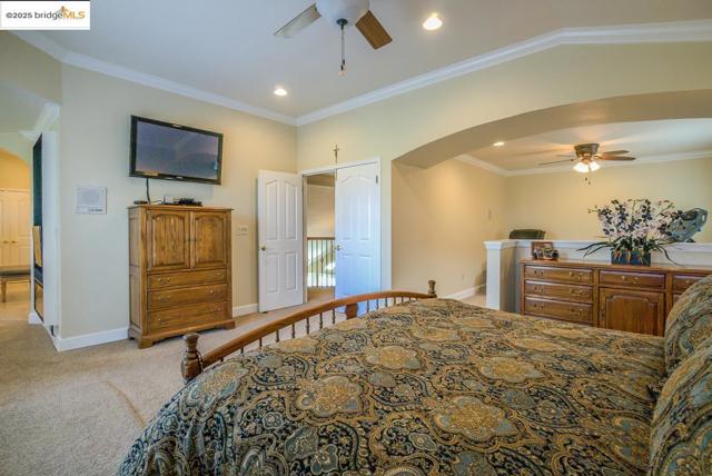 2438 Pinehurst Ct, Discovery Bay CA: https://media.crmls.org/mediaz/b3d7cdcc-3f9e-4ec6-b031-bdab97957701.jpg