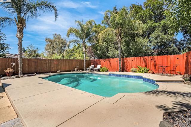 349 Cose Ln, Tracy CA: https://media.crmls.org/mediaz/b3d816eb-9a31-44a7-8605-4a671ed605de.jpg