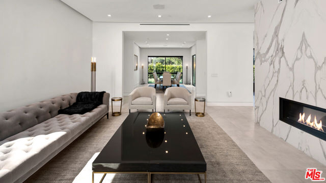 12720 Montana Avenue, Los Angeles CA: https://media.crmls.org/mediaz/b3d87513-68bd-4eeb-b452-c8b211d6e4a4.jpg