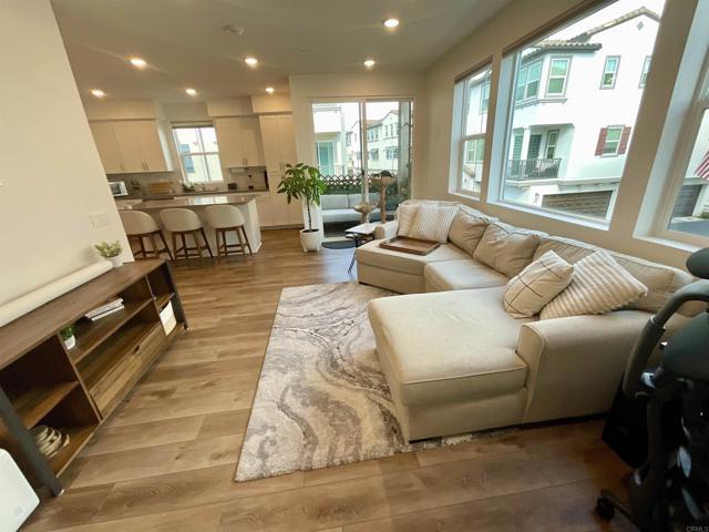 Detail Gallery Image 9 of 45 For 419 Atlas, Escondido,  CA 92025 - 2 Beds | 2/1 Baths