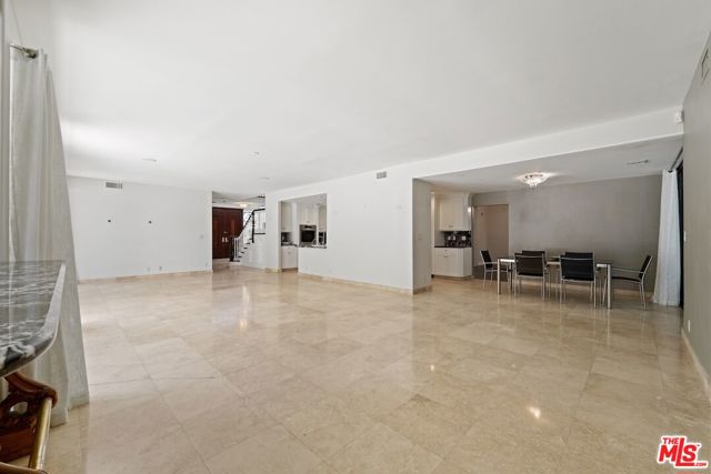 15656 Crownridge Place, Sherman Oaks CA: https://media.crmls.org/mediaz/b3d9a947-b69c-4c54-a25b-31bdce4ad794.jpg