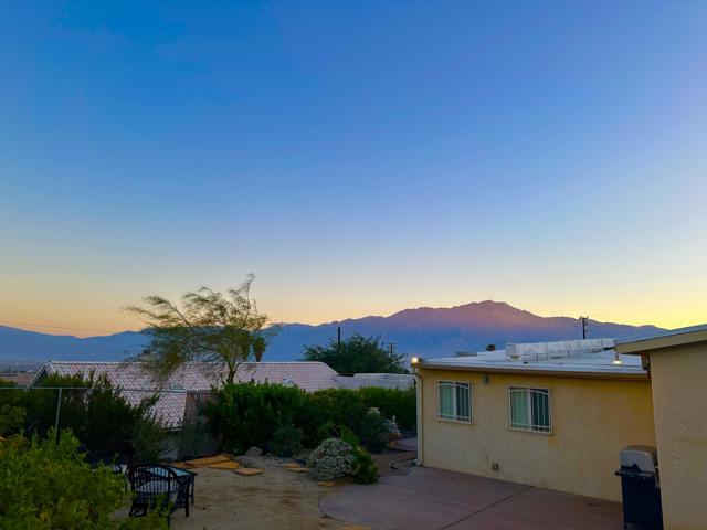 12300 Redbud Road, Desert Hot Springs CA: https://media.crmls.org/mediaz/b3d9b567-22a0-42d1-bb22-60109efaf6aa.jpg