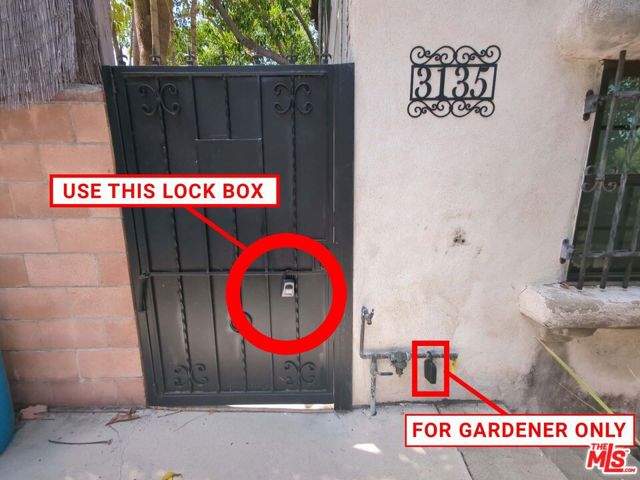 3131 & 3135 Oakcrest Drive, Los Angeles CA: https://media.crmls.org/mediaz/b3da26e8-1f19-4988-b8d6-b873bc6d78c4.jpg