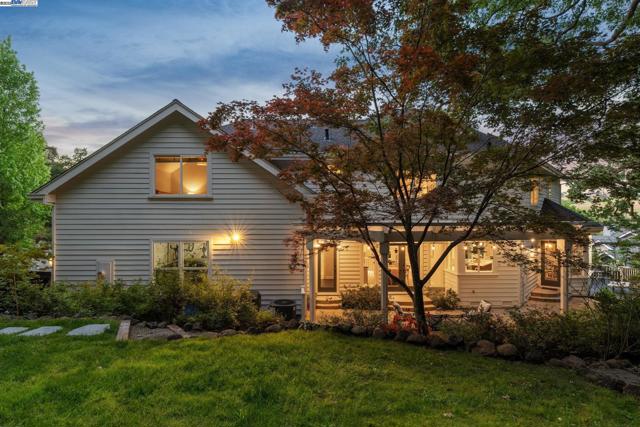 1617 Campesino Ct., Alamo CA: https://media.crmls.org/mediaz/b3dacb3a-3dbe-4a9a-838f-44edf1720005.jpg