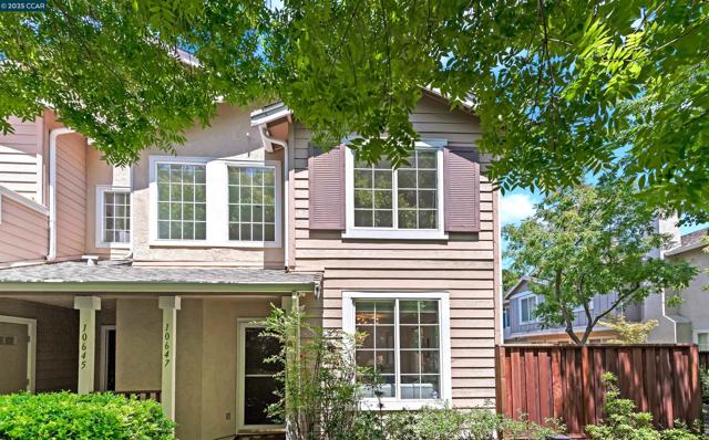 10647 Mcbride Ln, Dublin CA: https://media.crmls.org/mediaz/b3dafd2e-9c94-4bc3-b456-bc06ca0c6928.jpg