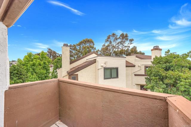 2282 Caminito Pescado, San Diego CA: https://media.crmls.org/mediaz/b3db9040-1d79-416c-8aca-68bb5a90df7d.jpg