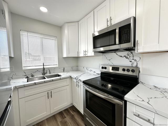 1179 N Anza St, El Cajon CA: https://media.crmls.org/mediaz/b3db9184-c4b5-4d9a-a941-1dba8ea68916.jpg