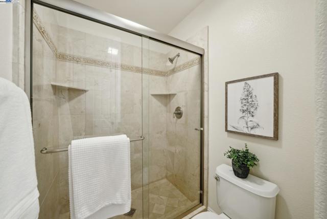 2307 Vineyard Heights Ln, Pleasanton CA: https://media.crmls.org/mediaz/b3dc655d-a9f0-4e72-b632-32cd592669ab.jpg