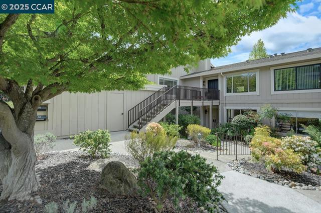 2175 Cactus Ct, Walnut Creek CA: https://media.crmls.org/mediaz/b3dd077a-3c8a-4e3c-91b4-494ab218a783.jpg