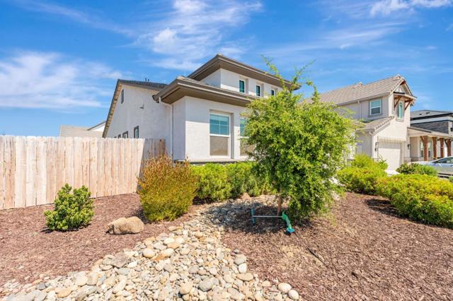 2408 Dilip Drive, Manteca CA: https://media.crmls.org/mediaz/b3dde26e-211b-4c5d-848b-f93bacec8627.jpg