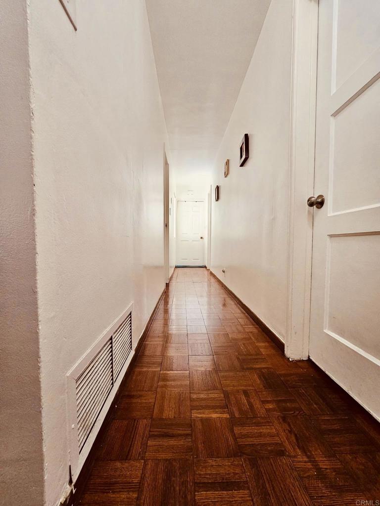 https://media.crmls.org/mediaz/b3de8b45-6ad9-4361-b54e-6a4d35533d31.jpg?preset=X-Large