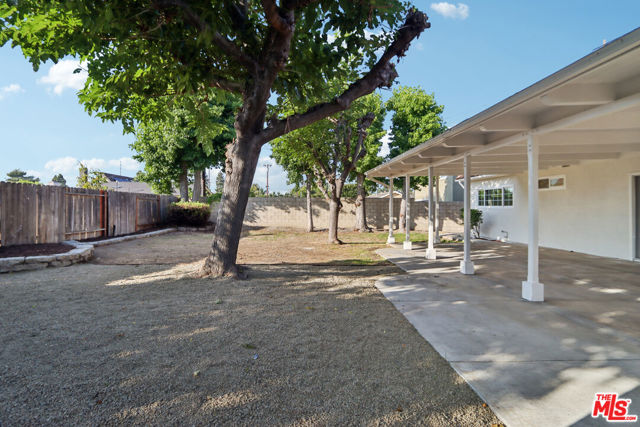 23681 Cavanaugh Road, Lake Forest CA: https://media.crmls.org/mediaz/b3deb570-9b15-433a-b4d5-9f8d361f37a5.jpg