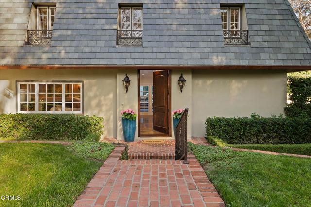 1010 Stoneridge Drive, Pasadena CA: https://media.crmls.org/mediaz/b3def415-9fb7-44bd-9cf7-48e7bf1f617f.jpg