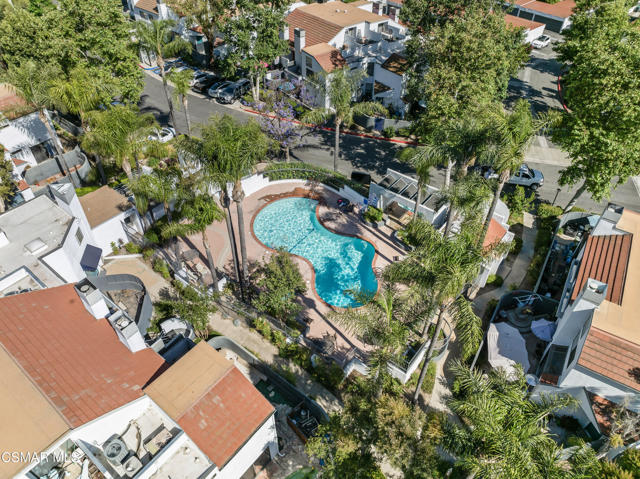 1190 Tivoli Lane, Simi Valley CA: https://media.crmls.org/mediaz/b3df19b9-12e8-4937-a3c7-68483aa30949.jpg