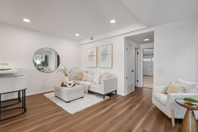 17 Spinnaker Place, Redwood City CA: https://media.crmls.org/mediaz/b3dfd640-3a8d-447e-986e-5c8c15cbe7bb.jpg