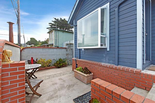 419 Harvey Way, Pacifica CA: https://media.crmls.org/mediaz/b3dff0ad-fe61-4ee4-be76-faef3cc434dc.jpg