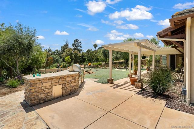 Image 39 of 52 For 332 Lemonwood Dr