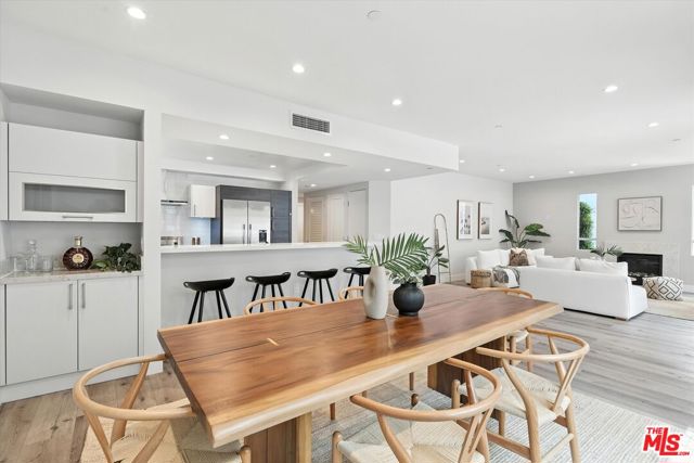 1326 S Centinela Avenue, Los Angeles CA: https://media.crmls.org/mediaz/b3e07b28-2810-496b-894d-0e9ba1ae9c15.jpg