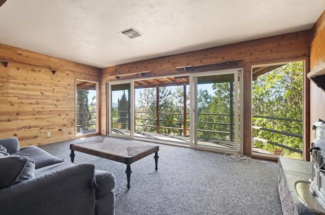 602 Starbright Ln, Alpine CA: https://media.crmls.org/mediaz/b3e08a5f-0fa4-4762-b3fc-9e15511ce6f7.jpg
