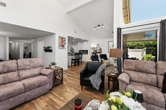 1776 Calle Del Arroyo, San Marcos CA: https://media.crmls.org/mediaz/b3e194a3-1b7b-4389-977f-ec7a1deab2f5.jpg