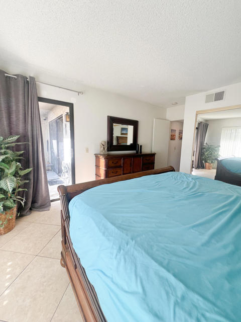 40513 Bay Hill Way, Palm Desert CA: https://media.crmls.org/mediaz/b3e1c26a-ba25-419f-acef-e9b279e414eb.jpg