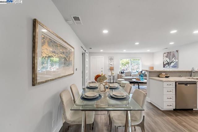 338 Orchard Ave, Sunnyvale CA: https://media.crmls.org/mediaz/b3e1c422-d532-4b95-8401-952b016eca5f.jpg