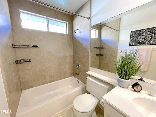 Detail Gallery Image 39 of 56 For 11962 Bubbling Brook St, Moorpark,  CA 93021 - 4 Beds | 2/1 Baths