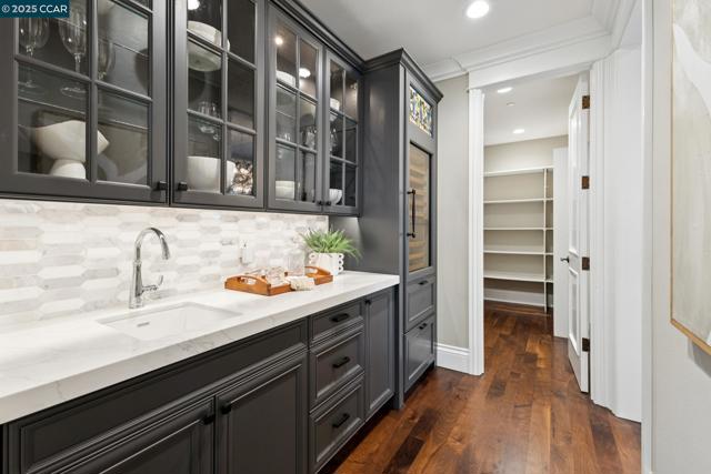 3656 Old Blackhawk Rd, Danville CA: https://media.crmls.org/mediaz/b3e25099-29a8-411a-9276-7a501dd413d1.jpg