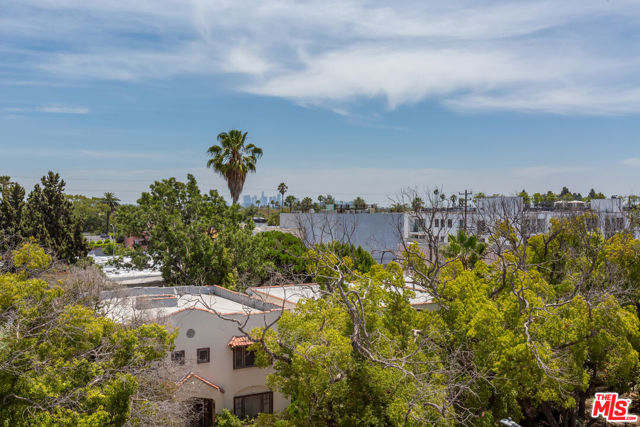 857 N Hayworth Avenue, Los Angeles CA: https://media.crmls.org/mediaz/b3e2f32f-dd2a-4a42-8f05-48a9393e32fc.jpg