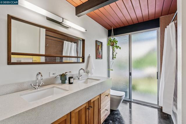232 Clyde Dr, Walnut Creek CA: https://media.crmls.org/mediaz/b3e32571-e824-412b-a534-8ea6b3463edb.jpg