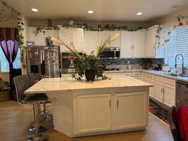 41 Palomino Way, Patterson CA: https://media.crmls.org/mediaz/b3e3627b-f892-488b-8aab-0b2f69a33599.jpg