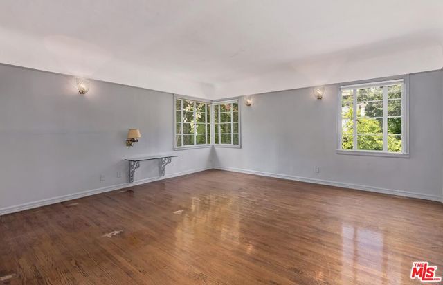 1591 Sunset Plaza Drive, Los Angeles CA: https://media.crmls.org/mediaz/b3e3af90-e963-4198-81ed-f5560968e316.jpg
