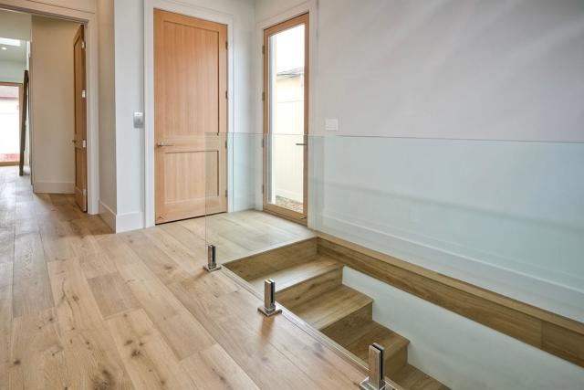 440 Pomona Avenue, Coronado CA: https://media.crmls.org/mediaz/b3e42d88-9705-461e-bc7e-b901bc6dd5fe.jpg