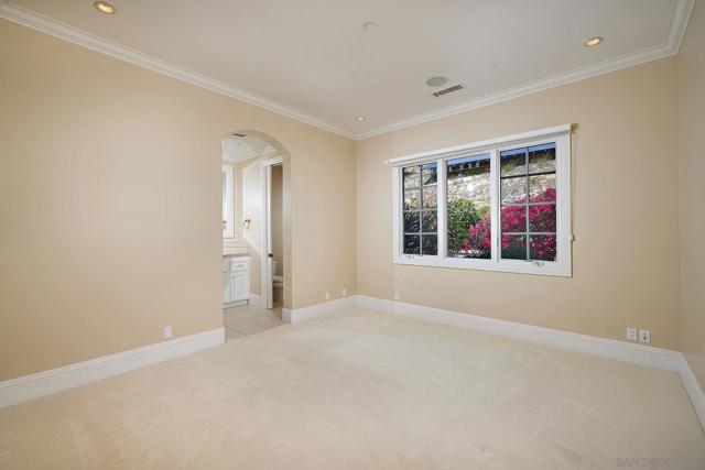 14460 Cheyenne Trl, Poway CA: https://media.crmls.org/mediaz/b3e4d330-28d8-494a-a9a9-f21b0ea2e947.jpg