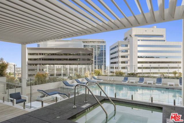 9255 Doheny Road, West Hollywood CA: https://media.crmls.org/mediaz/b3e566b7-6adb-4d9e-a63b-e46d49018aa3.jpg