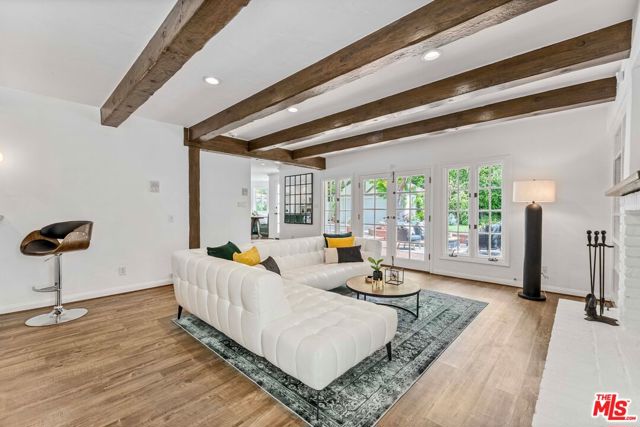 217 17th Street, Santa Monica CA: https://media.crmls.org/mediaz/b3e5f8b6-d836-4f54-a31d-b5334c2ca620.jpg