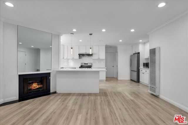 4043 Wade Street, 2 photo 3