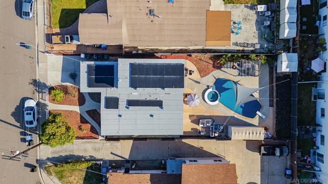 434 Del Mar Ct, Chula Vista CA: https://media.crmls.org/mediaz/b3e60906-1371-4433-8d26-6bc6b50336aa.jpg