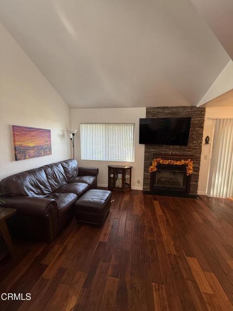 Detail Gallery Image 3 of 20 For 137 E Scott St, Port Hueneme,  CA 93041 - 3 Beds | 2/1 Baths