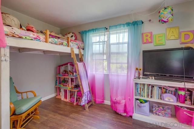 210 Frances Dr, El Cajon CA: https://media.crmls.org/mediaz/b3e6addb-d982-4e1a-80d5-f51628314cc2.jpg