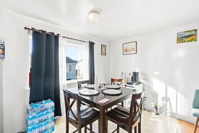 470 Willow Avenue, Half Moon Bay CA: https://media.crmls.org/mediaz/b3e6b108-7ad1-4f35-8047-b32e5c102c76.jpg